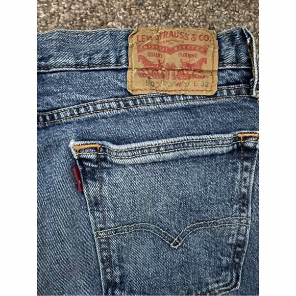 Men’s Levi jeans - Picture 3 of 3